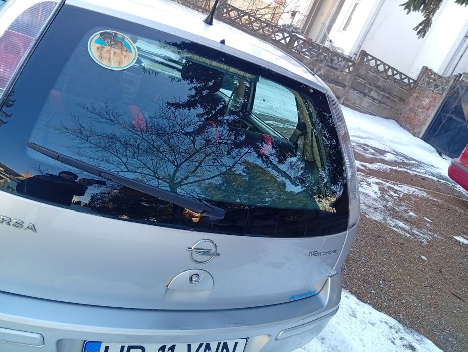 Vând Opel corsa C 1.2 benzină.
