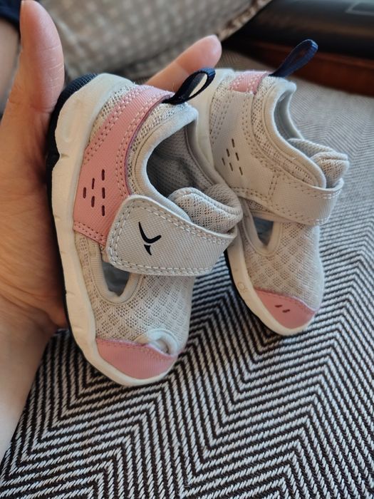 Sandale Decathlon mărimea 22 stare foarte buna