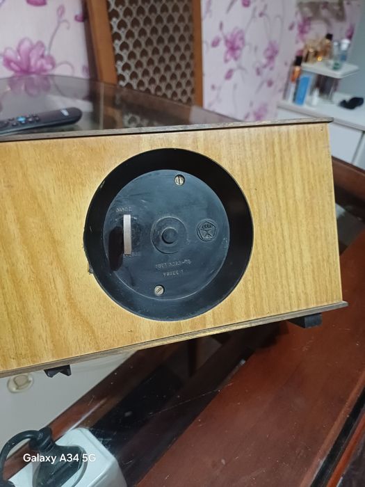 Антикварные часы,ещё идут.