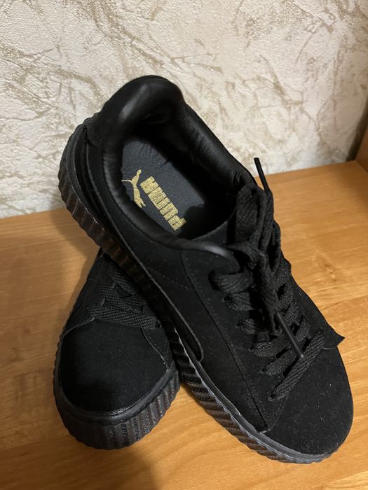 Продам кроссовки