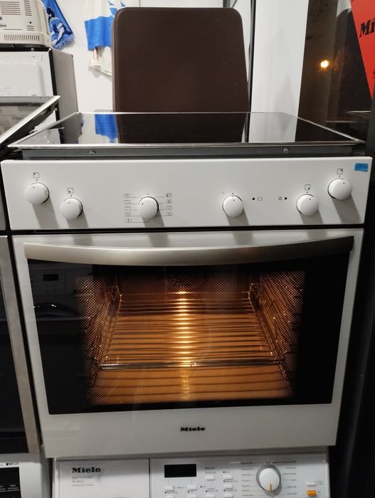 Фурна с плот MIELE H4130E