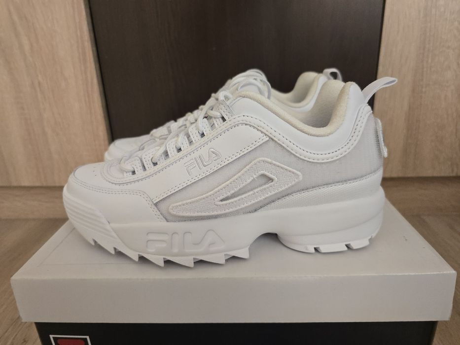 Fila Disruptor 41 бели маратонки с лепящи елементи