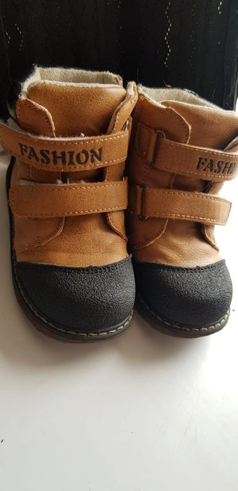 Продам осенние ботиночки