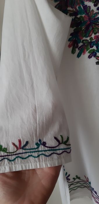 Bluza gen ie,bumbac fin si broderie manuala,splendida M