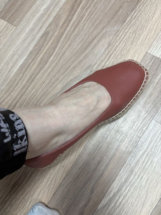 новые кожаные эспадрильи Everlane.