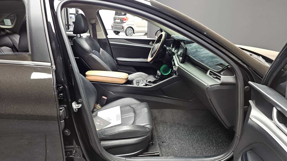 Kia K5 2.0Lpi Standard autogeorge.com