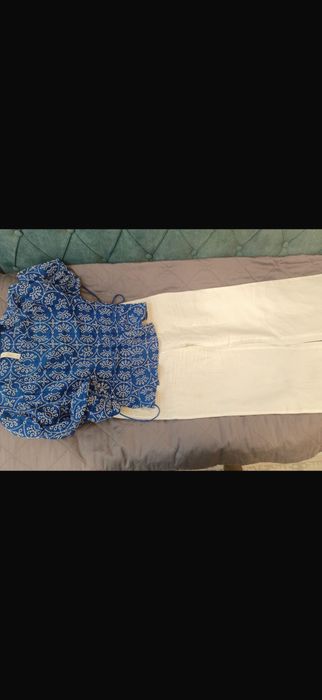 Женские брюки и блузка