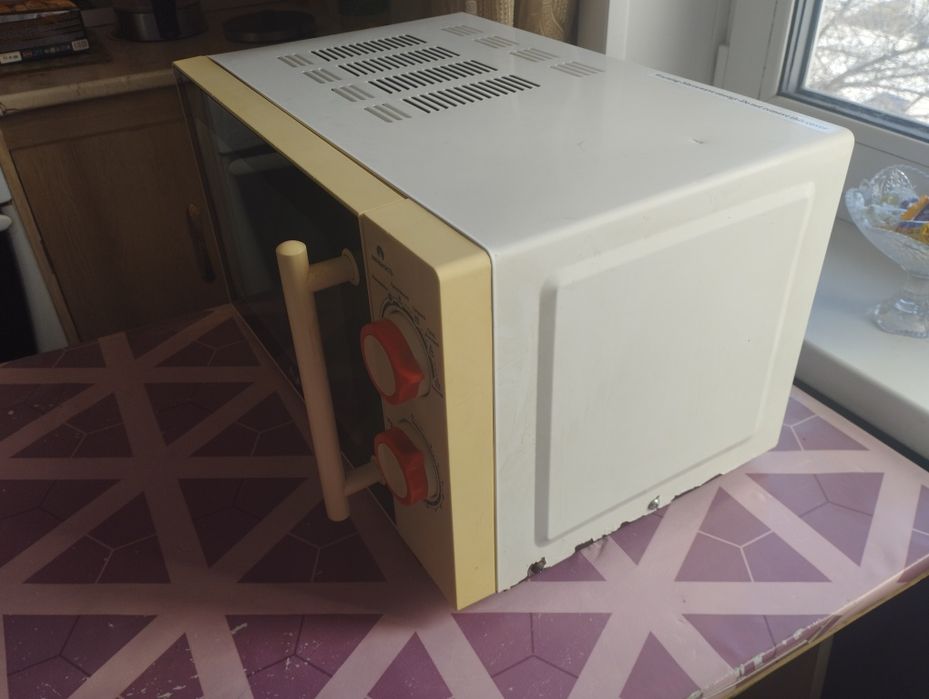 Микроволновка б/у рабочая