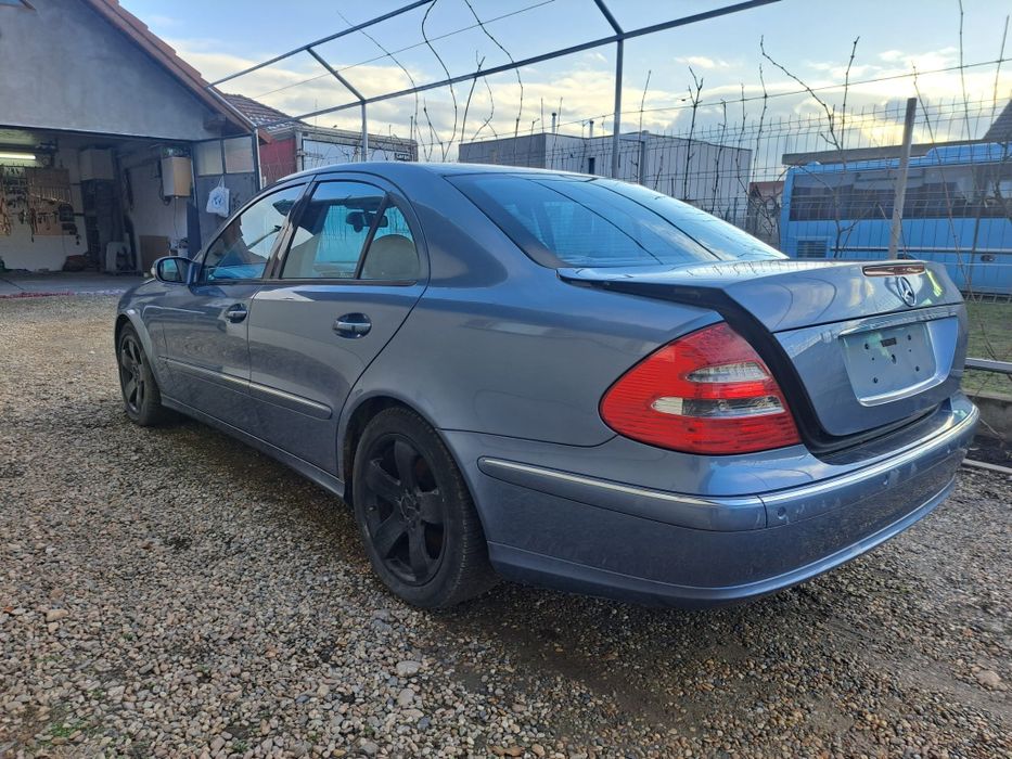 Vindem piese rezultate din dezmembrarea unui Mercedes-Benz E-class W21