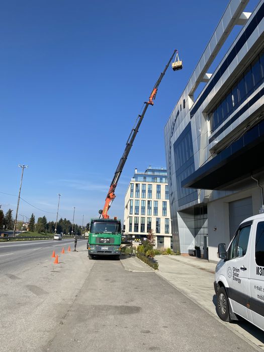 Камион с кран