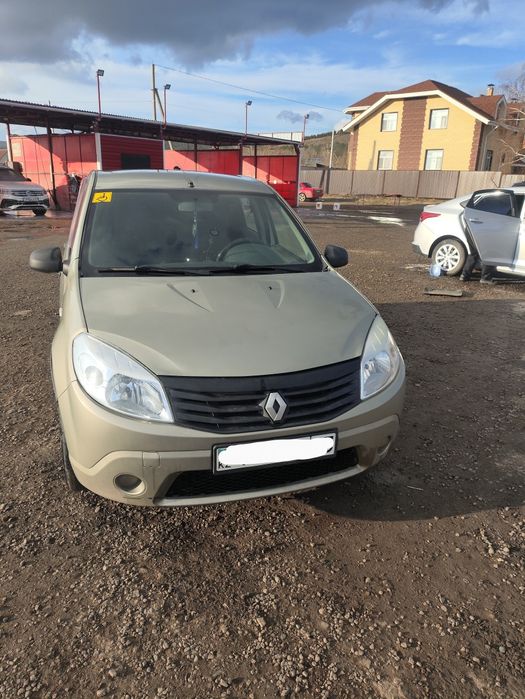 Продаю Рено Сандеро