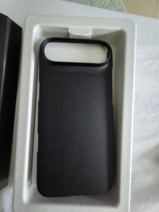 Калъфза iPhone air карбон Pitaka