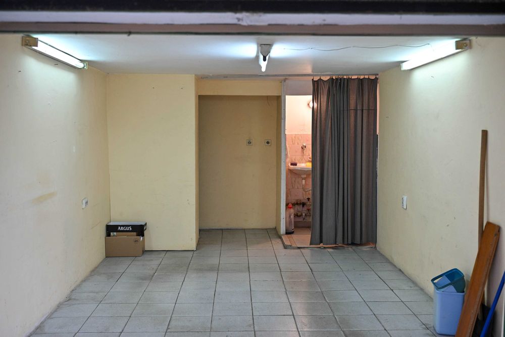 Дава се под наем Гараж / Паркомясто в Плевен, 9-ти квартал - 17 кв.м за 56.1 € - Снимка #2