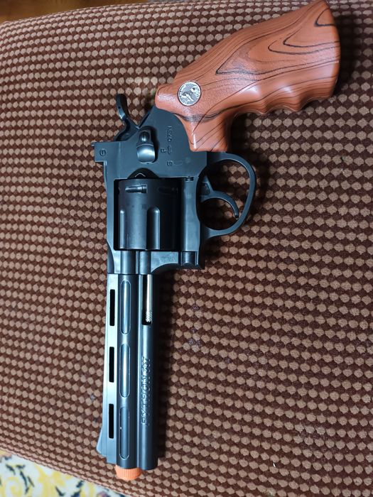 Pistol jucărie trageri la tinta