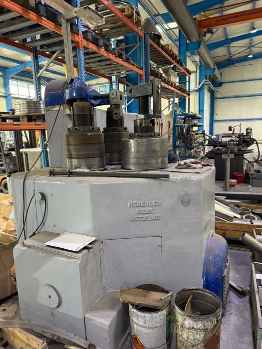 Голяма профил машина