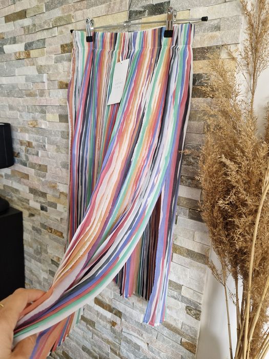 Fusta plisata noua Zara, masura XS-S