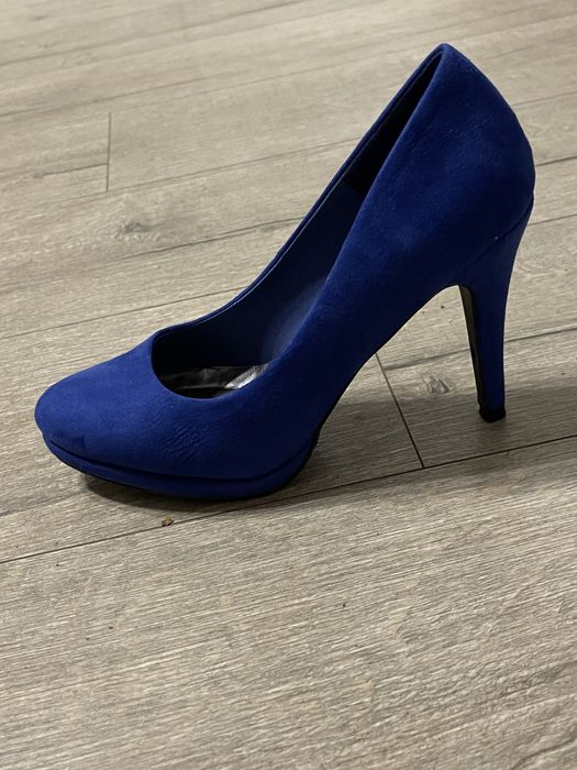 Синие вечерние туфли