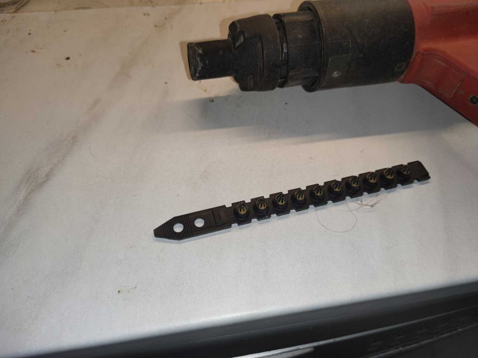 Продавам HILTI dx a40