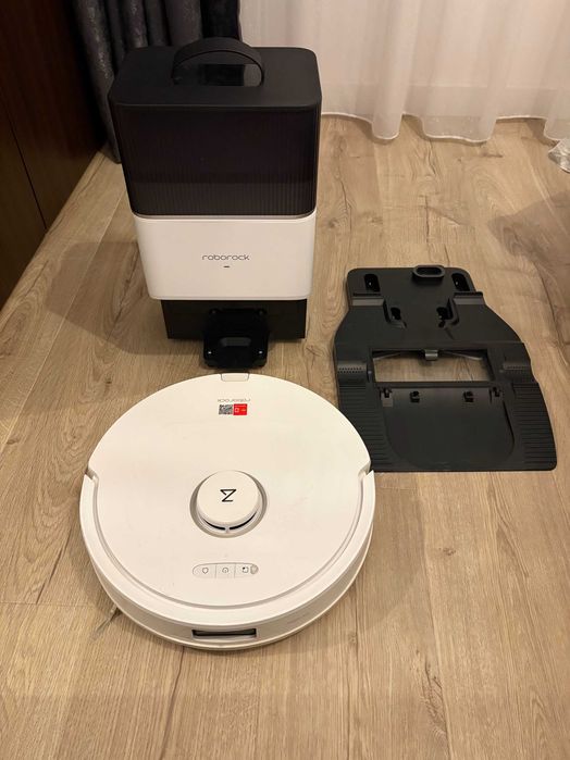Robot de aspirare Roborock Q8 Max+ cu stație automată de golire