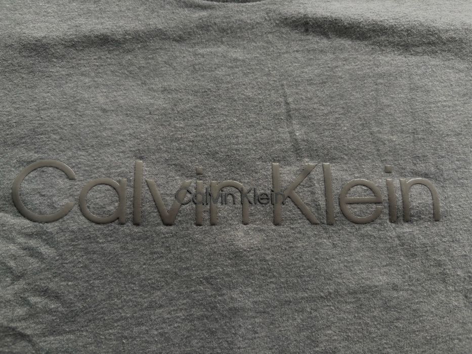 Оригинална кроп тениска Calvin Klein