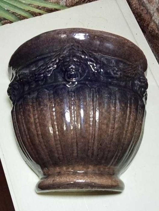 Продам. Оригинальное, красивое , керамическое,  кашпо для  цветов,