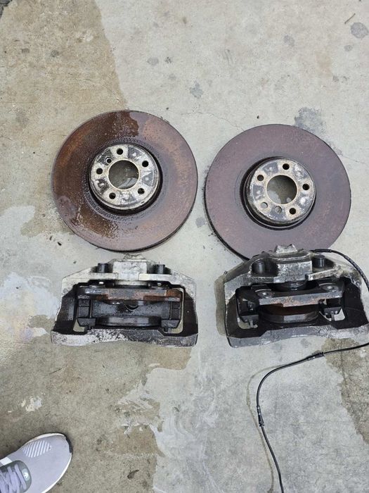 Предни спирачни апарати  и дискове за всички модели BMW F07 F01 F02 F0