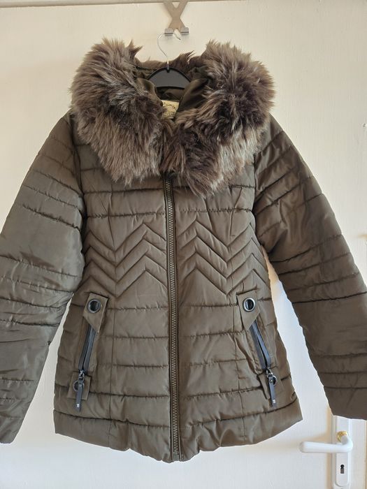 Петролено зелено яке