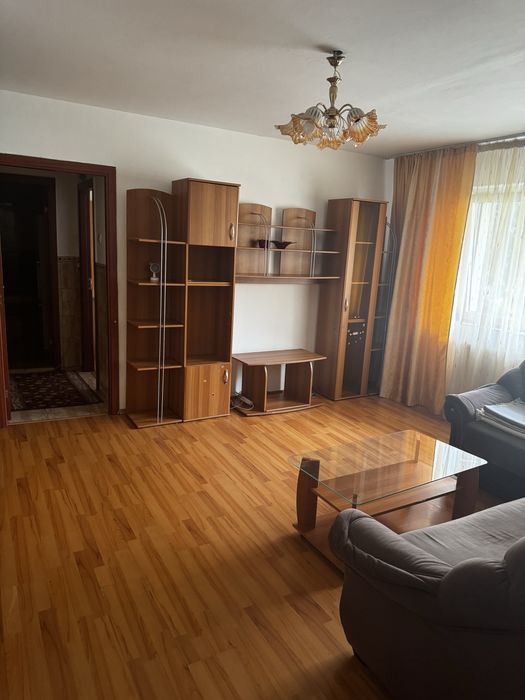 Apartament de închiriat – parter