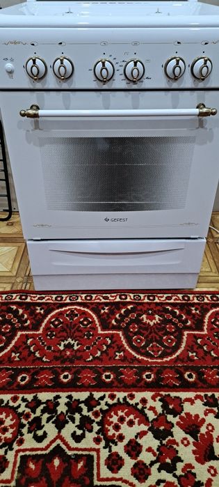 Продам газ плиту