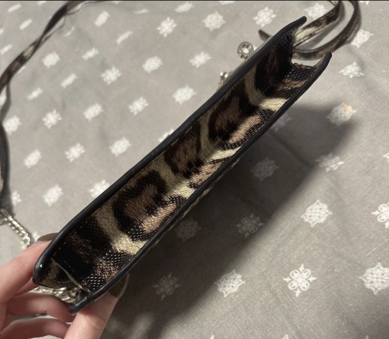 Geanta Guess print leopard