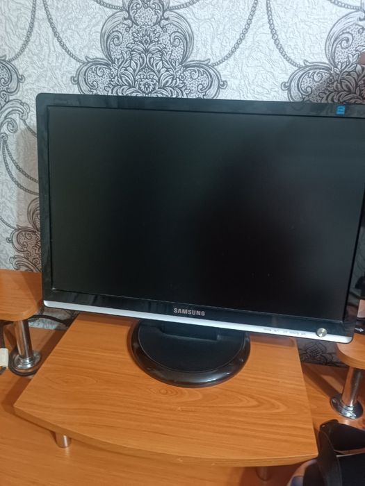 Срочно продаю Игровой компютерь хоршим состояние отдам дешево