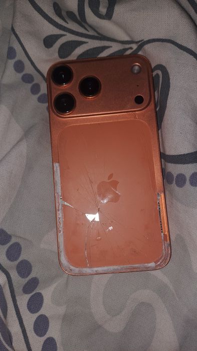 Обменяю iPhone XR в корпусе 17