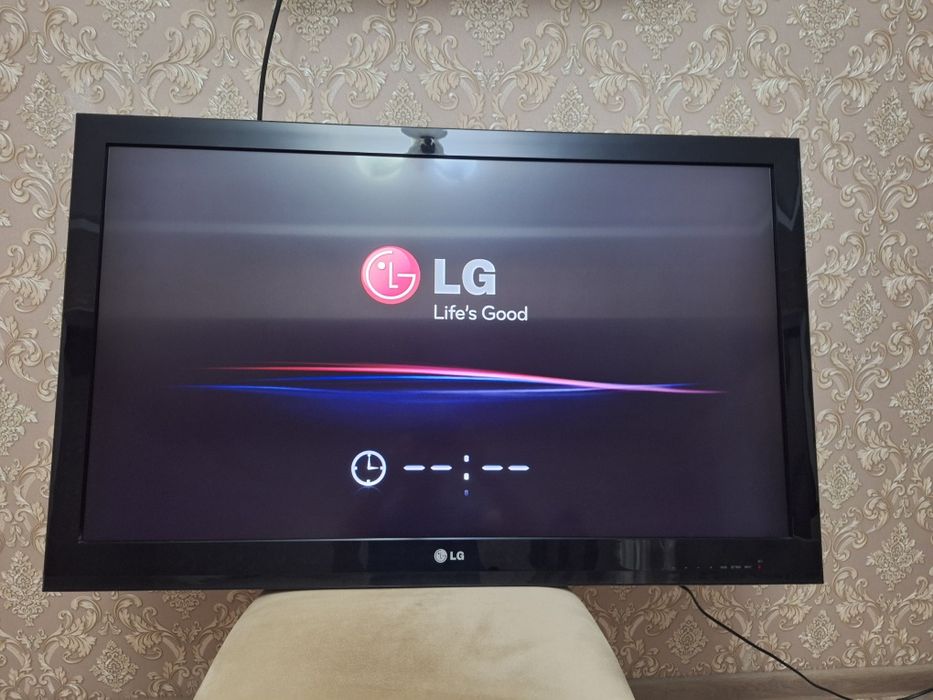 LG телевизор LED