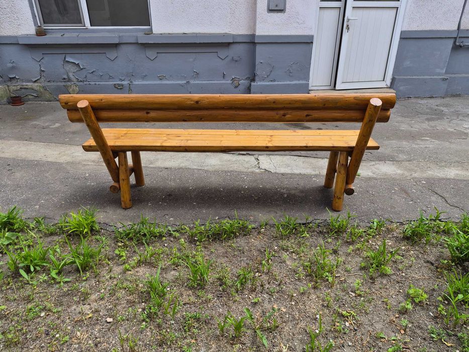 Vand masa și banci din lemn masiv