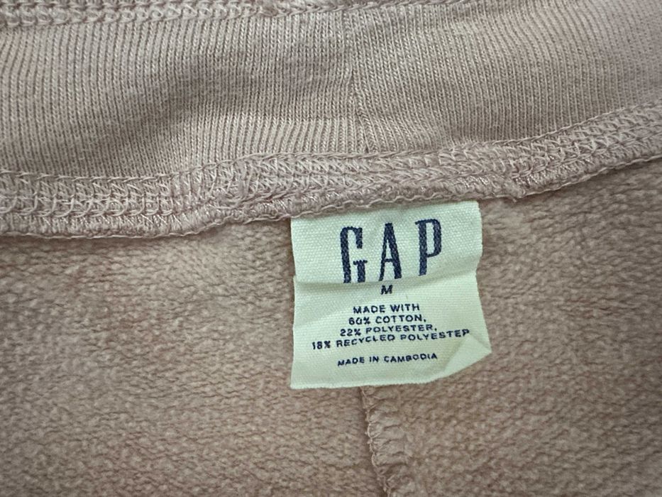 Pantaloni Trening GAP – Mărimea M – Roz Prăfuit / Mauve – Logo Brodat – Stare Foarte Bună