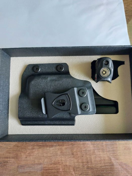 Комбиниран лазарен прицел (зелен) с фенер.