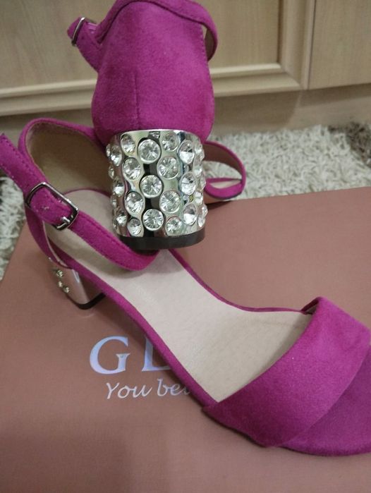 Продаются Шикарные туфли