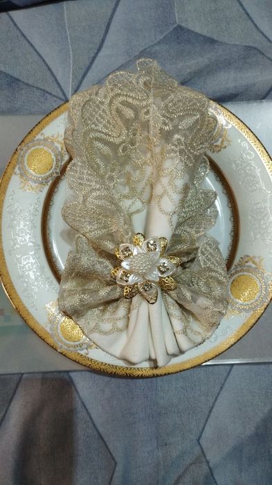 Кольца для сервировки стола.