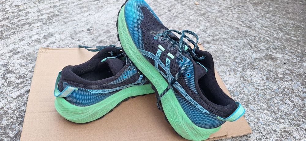Трейл маратонки Asics Trabuco 12