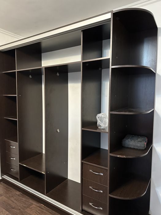 Продам шкаф-купе.