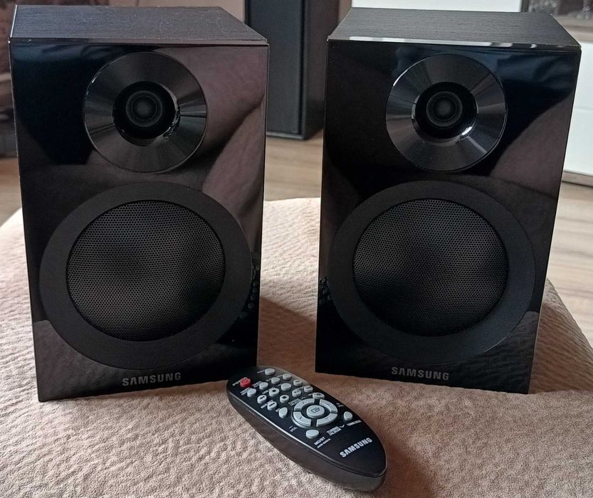 Аудио система Samsung MM-E320