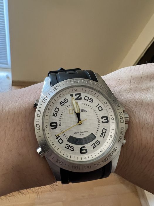 Часовник National Geographic