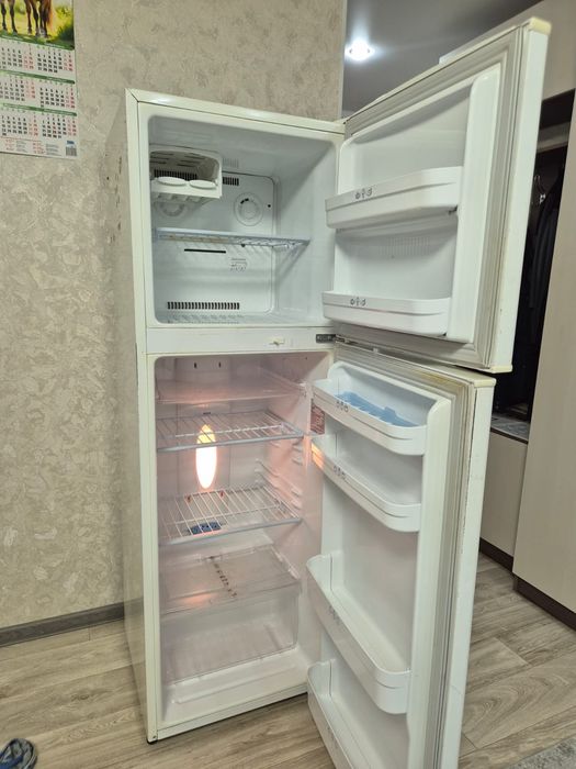 Продвм холодильник LG