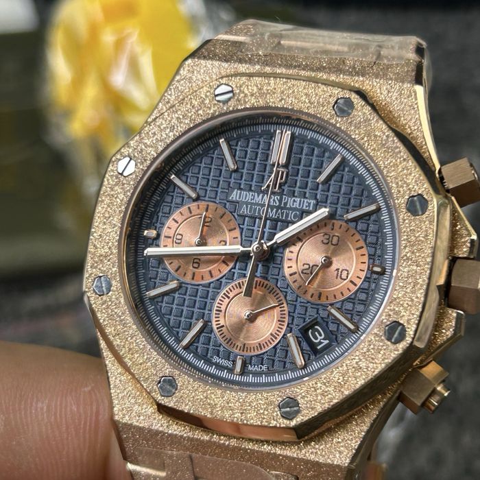 Audemars Piguet AP Royal Oak Chronograph, 41 mm, Frosted розово-златист корпус и син циферблат