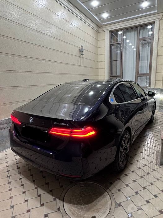 BMW i5 35 L Long