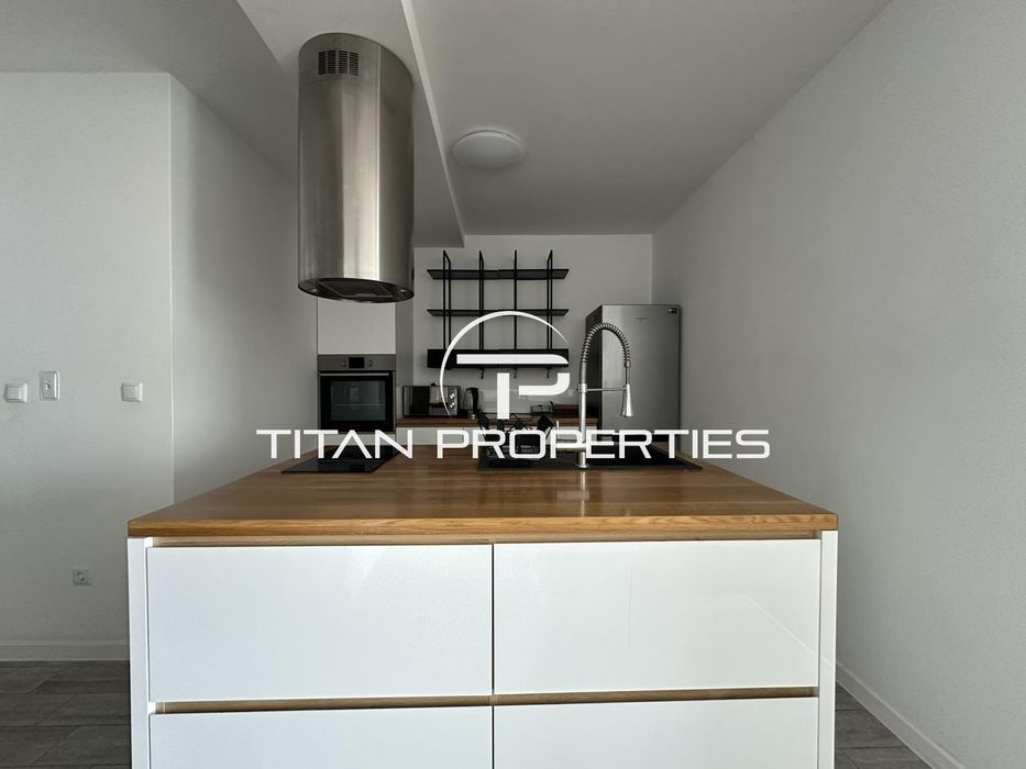 Дава се под наем Тристаен апартамент в Бургас, Център - 86 кв.м за 816 € - Снимка #2