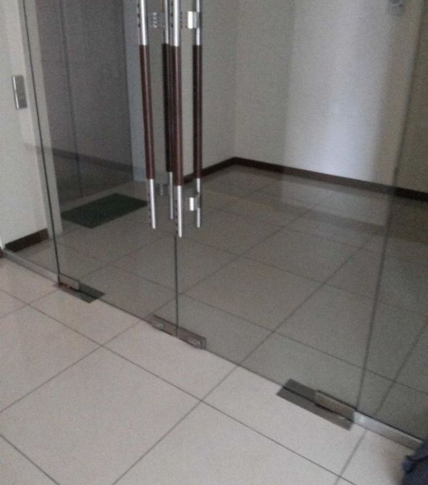 Стеклянные двери рамы витражи ремонт регулировка