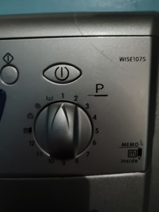 Стиральная машина Indesit WISE1075