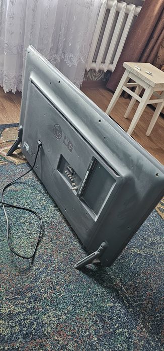 Телевизор LG  (монитор)