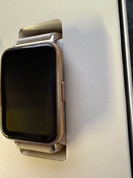 Смарт часовник Huawei fit 2